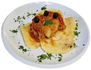 Plato de bacalao con patatas, pimientos y cebolla
